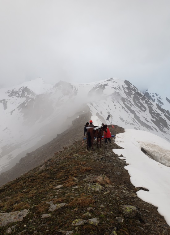 高防護等級氣象站在獨庫公路高海拔雪山投入運行